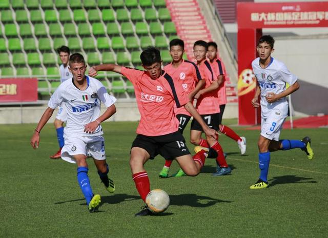  国际米兰青训小将首秀破门惊艳全场  