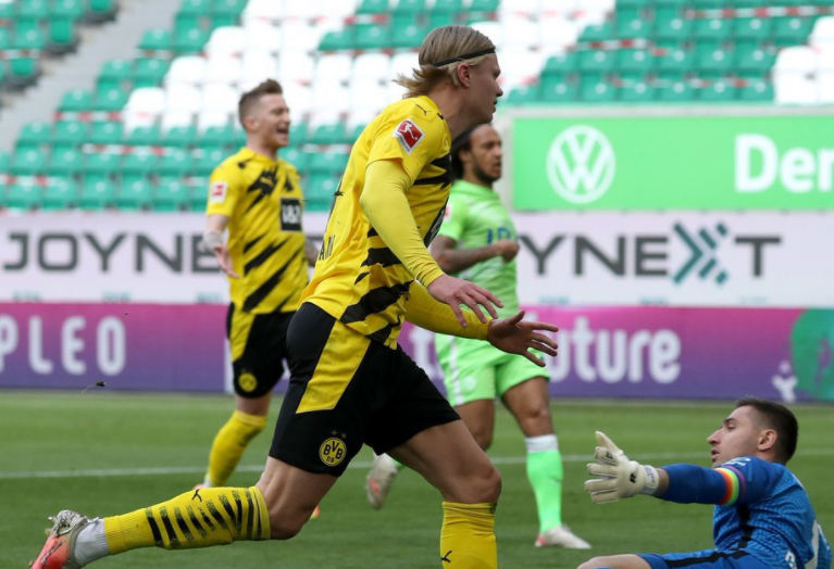  哈兰德伤愈复出破门，多特锋线威力再现锋芒  